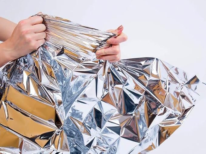 Emergency Blankets Pack of 10 – Mylar Thermal Space Blanket - Image 7