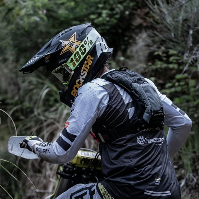 USWE Outlander Hydration Pack - Image 9