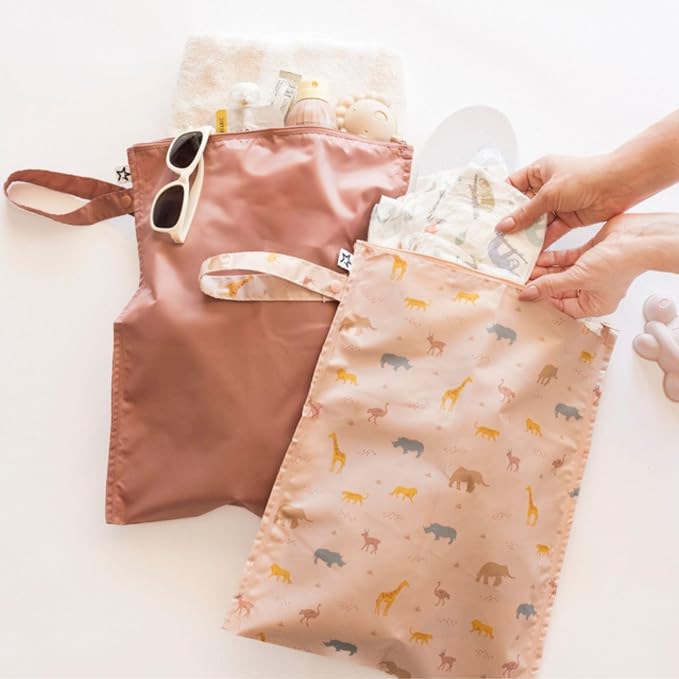 Tiny Twinkle Mess Proof Wet Bags | 2-Pack Reusable Waterproof Wet Bags - Image 2