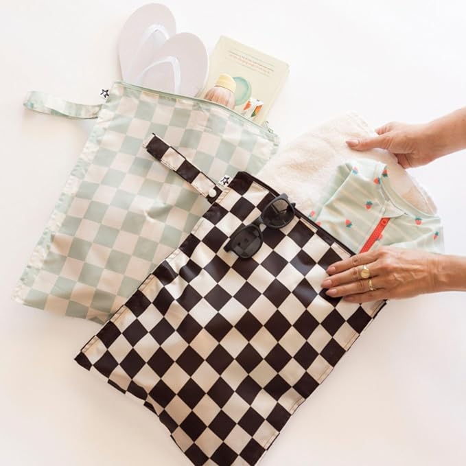 Tiny Twinkle Mess Proof Wet Bags | 2-Pack Reusable Waterproof Wet Bags - Image 3