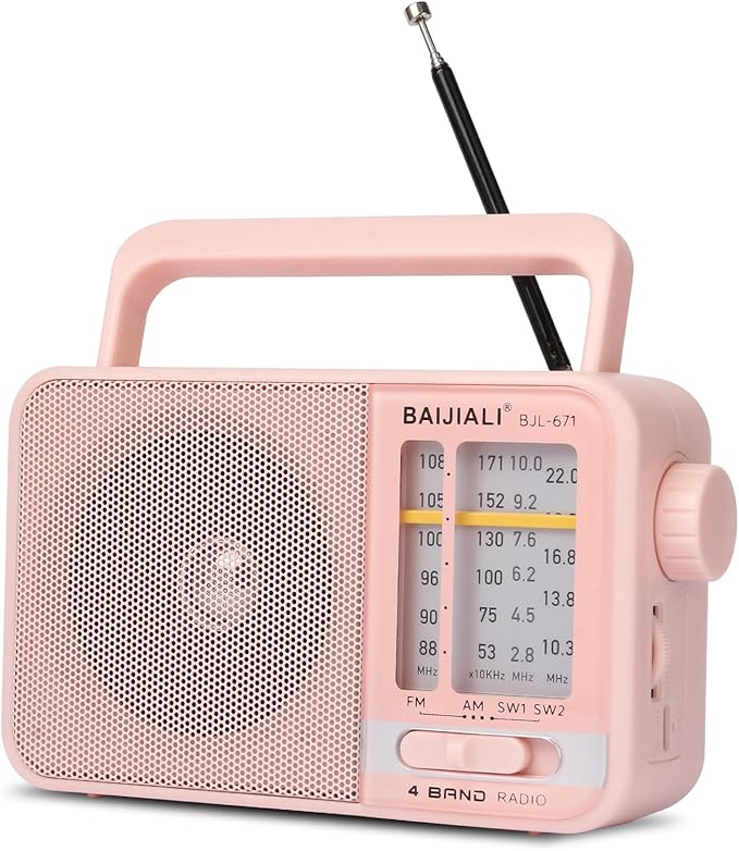 Portable AM/FM Transistor Radio by Unknown