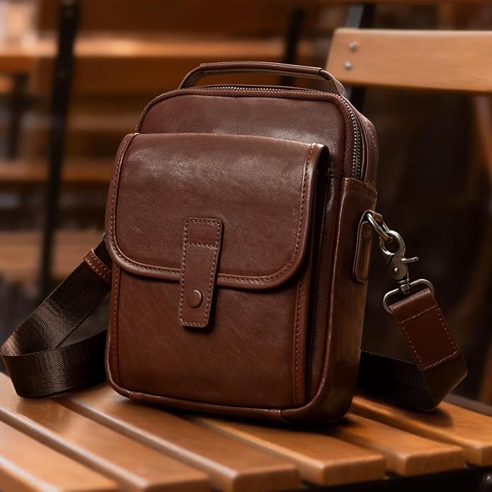 Augus Leather Small Messenger Bag - Image 3