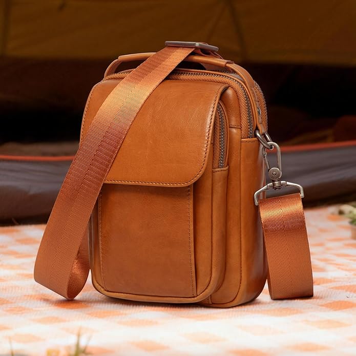 Augus Leather Small Messenger Bag - Image 3