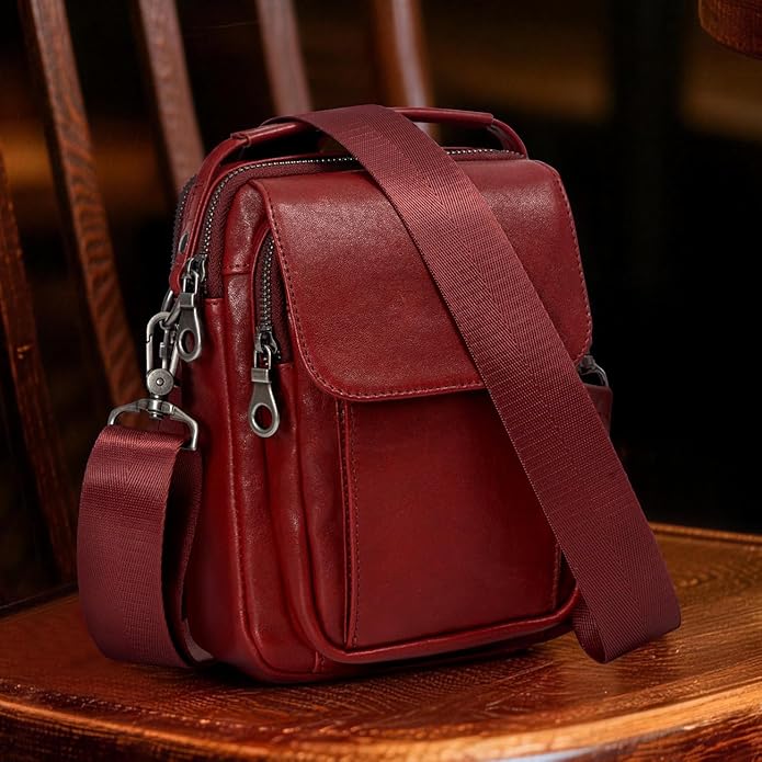 Augus Leather Small Messenger Bag - Image 3