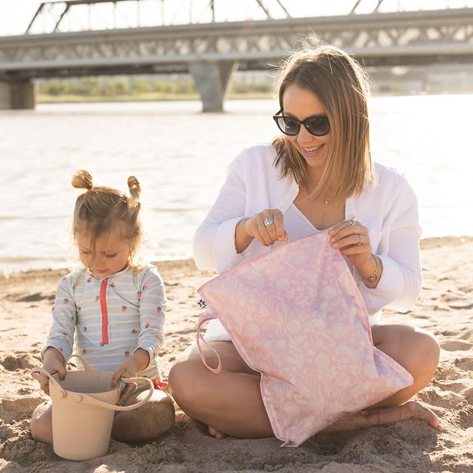 Tiny Twinkle Mess Proof Wet Bags | 2-Pack Reusable Waterproof Wet Bags - Image 3