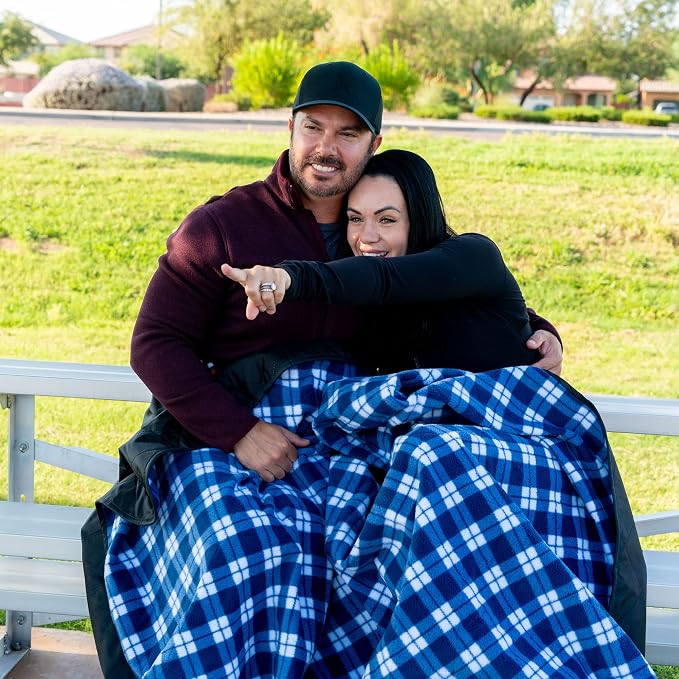BRAWNTIDE Large Outdoor Waterproof Blanket - Image 6