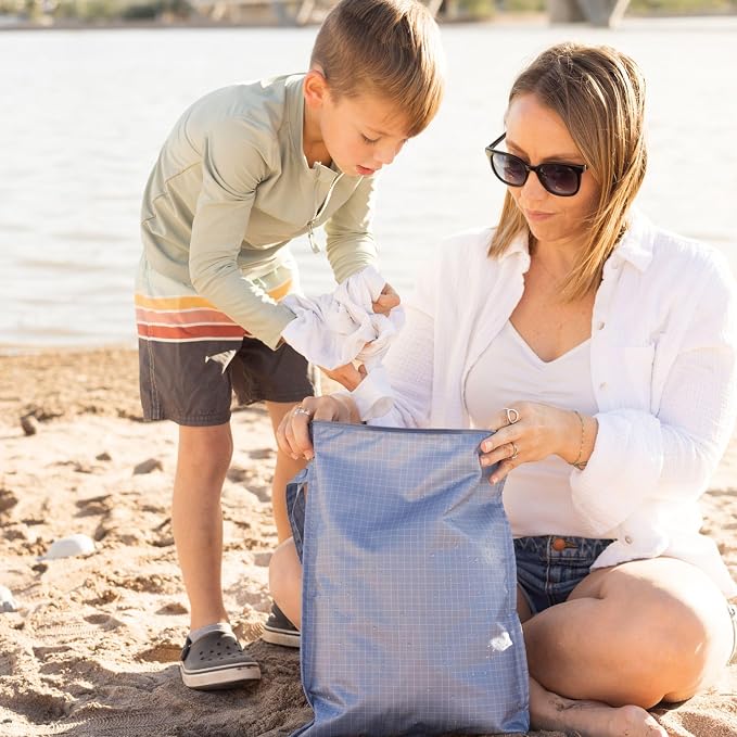 Tiny Twinkle Mess Proof Wet Bags | 2-Pack Reusable Waterproof Wet Bags - Image 3