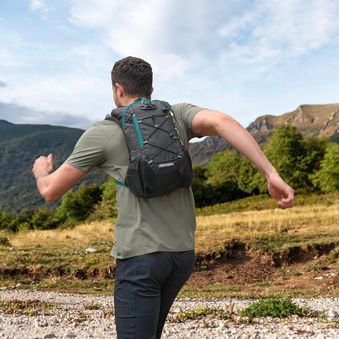 Lightweight Hydration Backpack, Running Backpack - Image 9