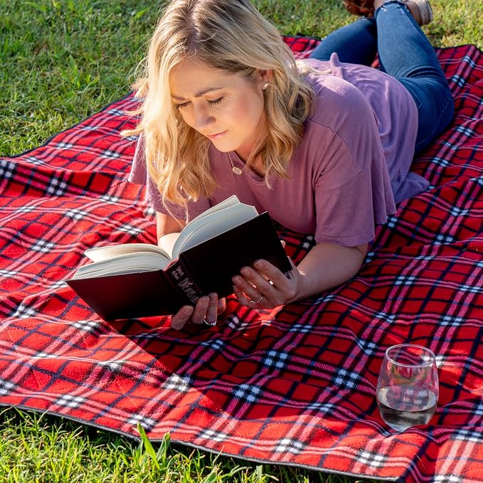 BRAWNTIDE Large Outdoor Waterproof Blanket - Image 6