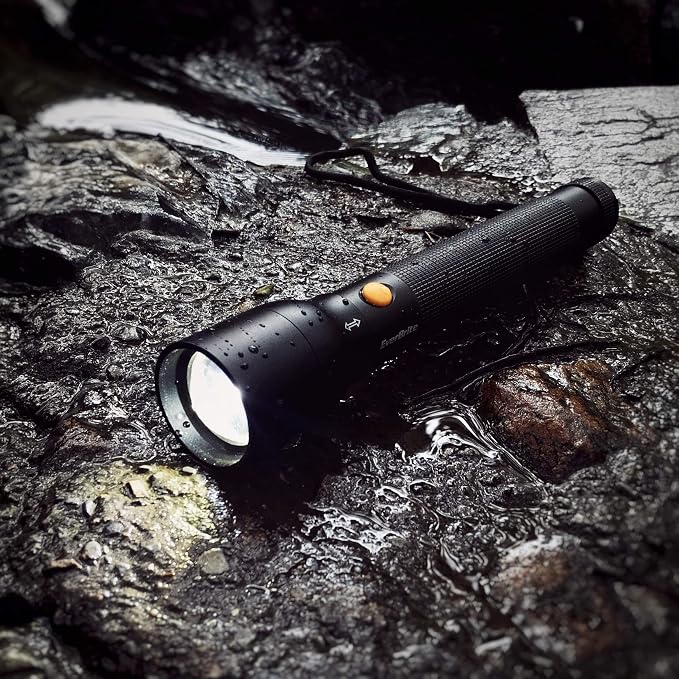 EverBrite Ultra Bright Tactical Flashlight, 900 Lumen Zoomable Adjustable Focus - Image 4