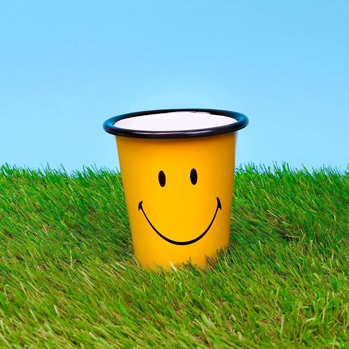 Suck UK Smiley Enamel Tumbler - Image 3