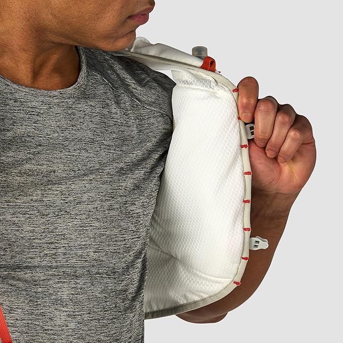 Ultimate Direction Adventure Vest | 17 Liter Capacity Hydration Pack - Image 6